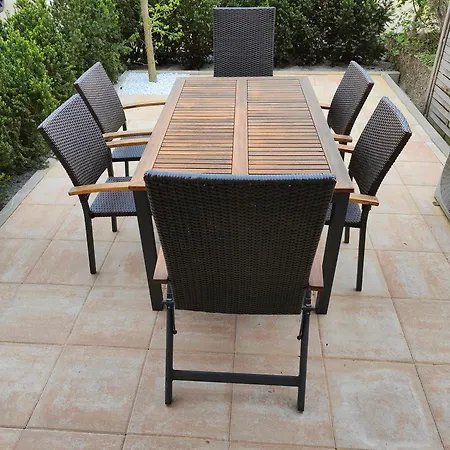 Eleonoras Ferienwohnung In Wuerzburg Stadt Mit Terrasse Im Erdgeschoss Inklusive Eigenen Parkplaetzen Vor Der Tuer Exterior photo