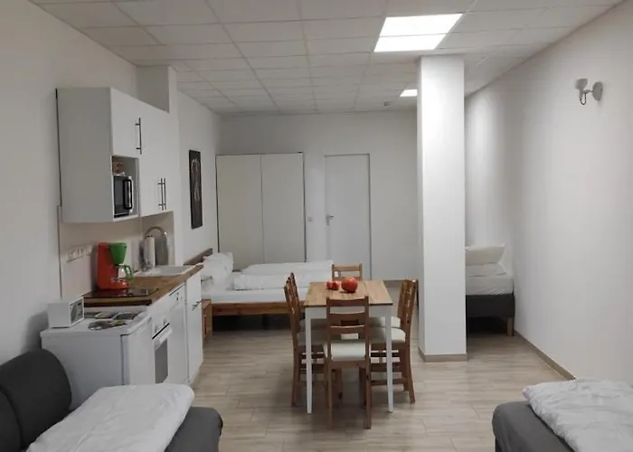 Eleonoras Ferienwohnung In Wuerzburg Stadt Mit Terrasse Im Erdgeschoss Inklusive Eigenen Parkplaetzen Vor Der Tuer