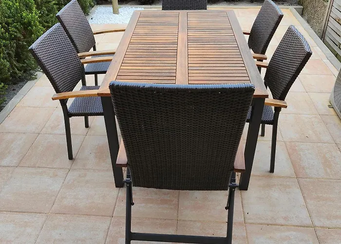 Eleonoras Ferienwohnung In Wuerzburg Stadt Mit Terrasse Im Erdgeschoss Inklusive Eigenen Parkplaetzen Vor Der Tuer